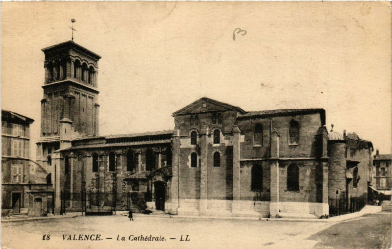 Carte postale ancienne Valence la Cathedrale à Valence