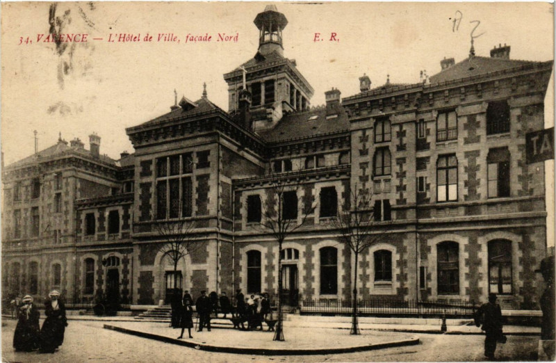 Carte postale ancienne Valence l'Hotel de Ville faÃ§ade nord à Valence