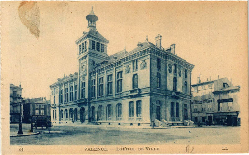 Carte postale ancienne Valence l'Hotel de Ville à Valence