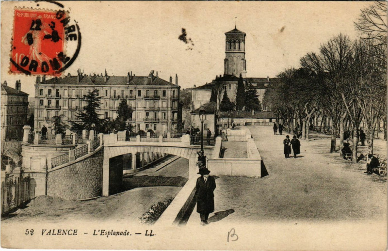 Carte postale ancienne Valence l'Esplanade à Valence