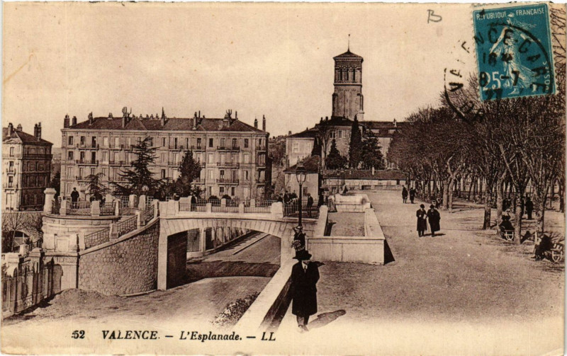 Carte postale ancienne Valence l'Esplanade à Valence