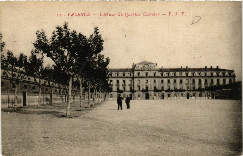 Carte postale ancienne Valence Interieur du Quartier Chareton à Valence