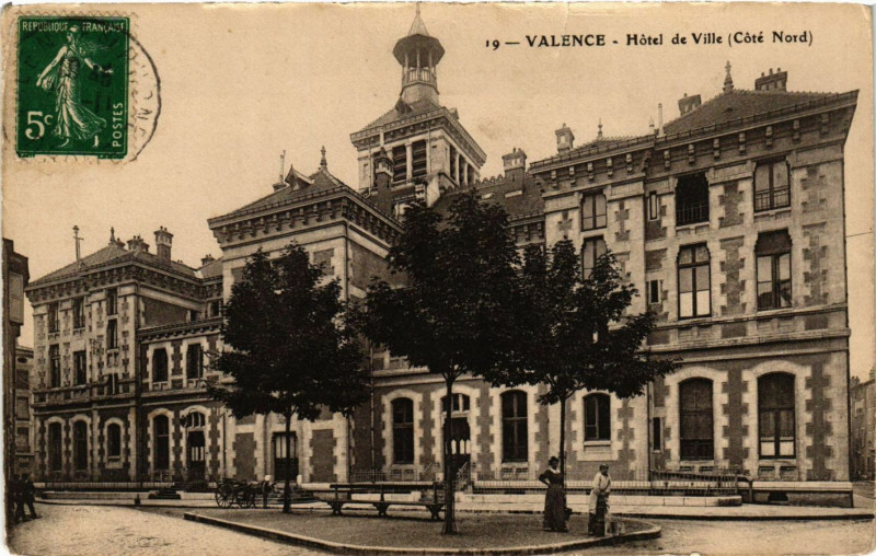 Carte postale ancienne Valence Hotel de Ville cote nord à Valence