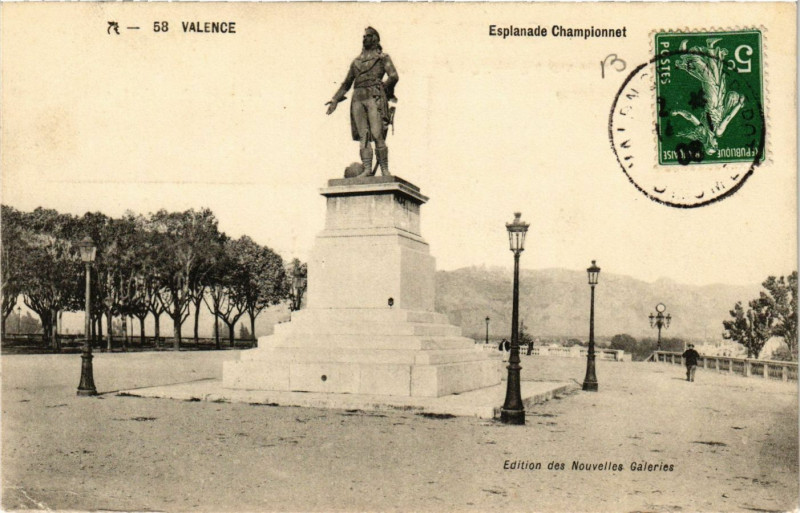 Carte postale ancienne Valence Esplanade Championnet à Valence