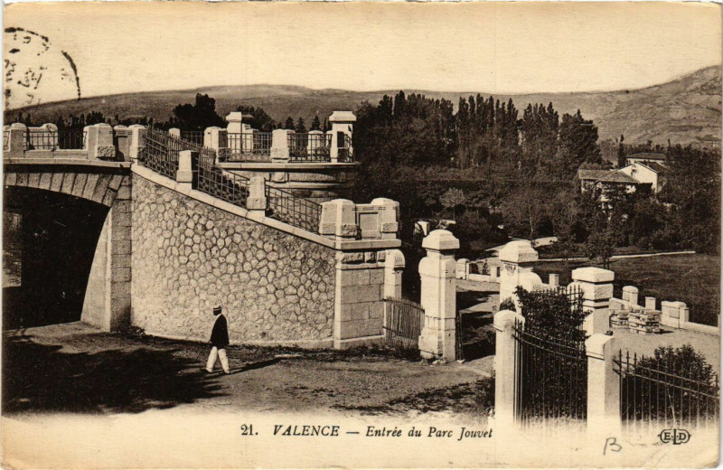Carte postale ancienne Valence Entrée du Parc jouvet à Valence