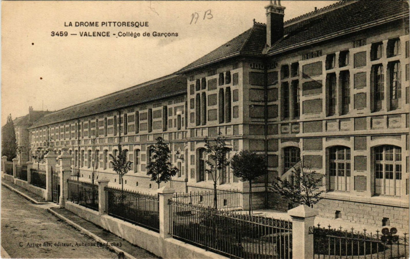 Carte postale ancienne Valence College de Garcons à Valence