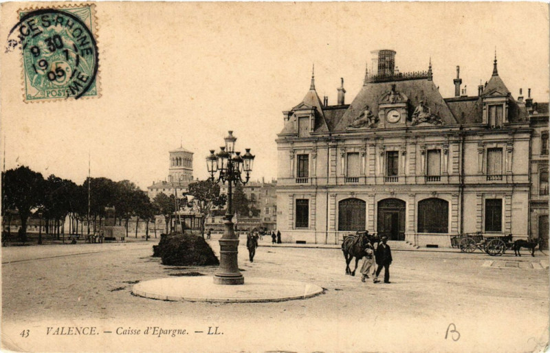 Carte postale ancienne Valence Caisse d'Epargne à Valence