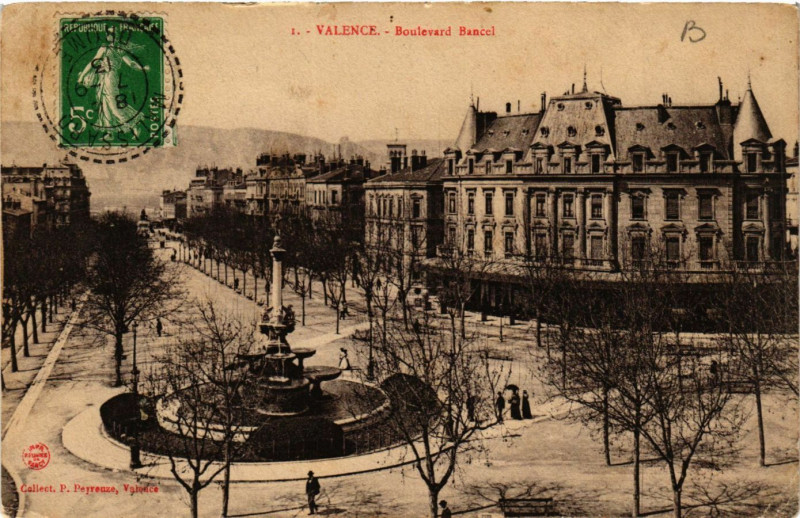 Carte postale ancienne Valence Boulevard Bancel à Valence