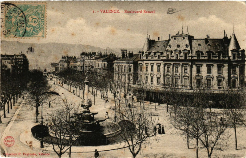 Carte postale ancienne Valence Boulevard Bancel France à Valence