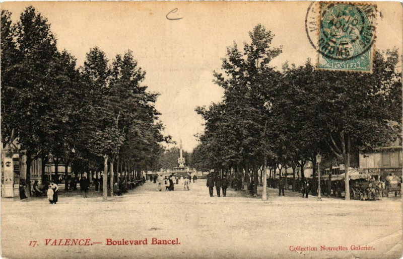 Carte postale ancienne Valence Boulevard Bancel à Valence