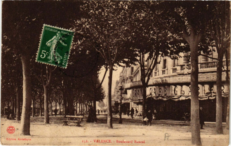 Carte postale ancienne Valence Boulevard Bancel à Valence
