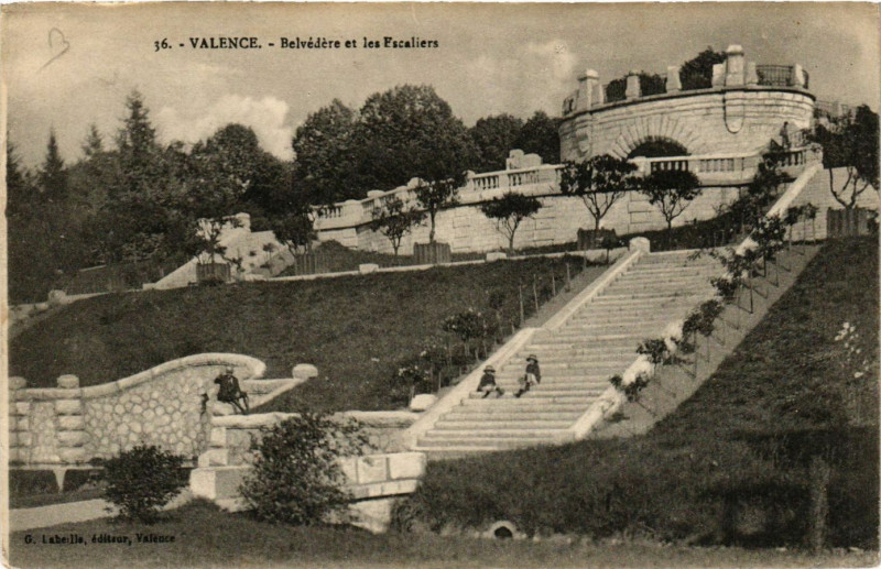 Carte postale ancienne Valence Belvedere et les Escaliers à Valence