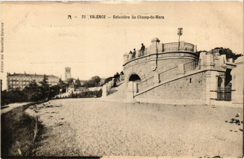 Carte postale ancienne Valence Belvedere du Champ de Mars à Valence