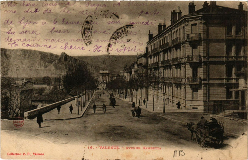 Carte postale ancienne Valence Avenue Gambetta à Valence
