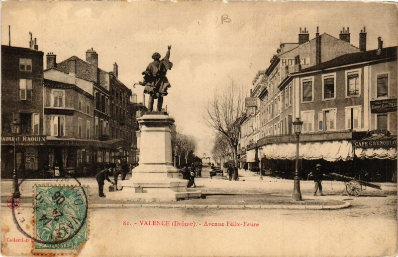 Carte postale ancienne Valence Avenue Felix-Faure à Valence