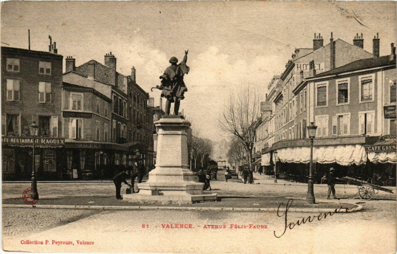 Carte postale ancienne Valence Avenue Felix-Faure à Valence