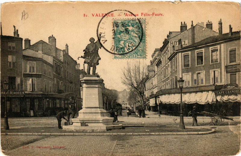 Carte postale ancienne Valence Avenue Felix-Faure à Valence