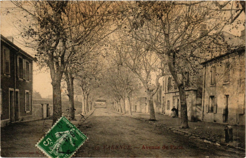 Carte postale ancienne Valence Avenue de Paris à Valence