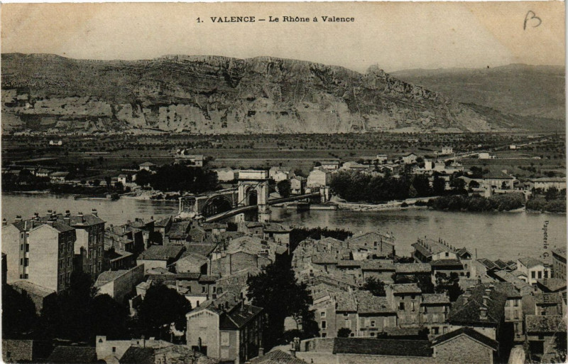 Carte postale ancienne Le Rhone a Valence à Valence