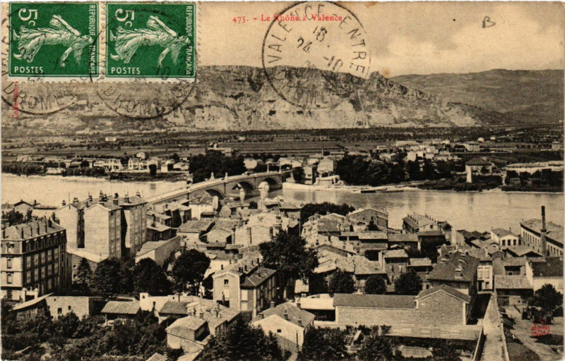 Carte postale ancienne Le Rhone a Valence à Valence