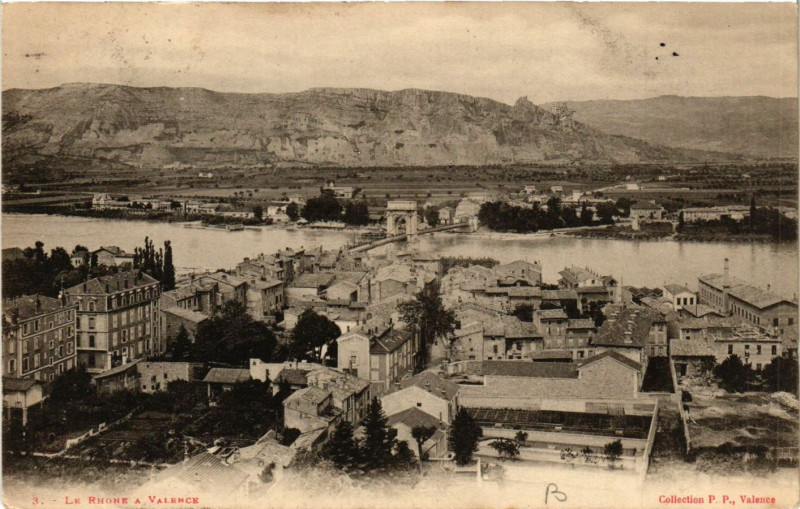 Carte postale ancienne La Rhone a Valence à Valence