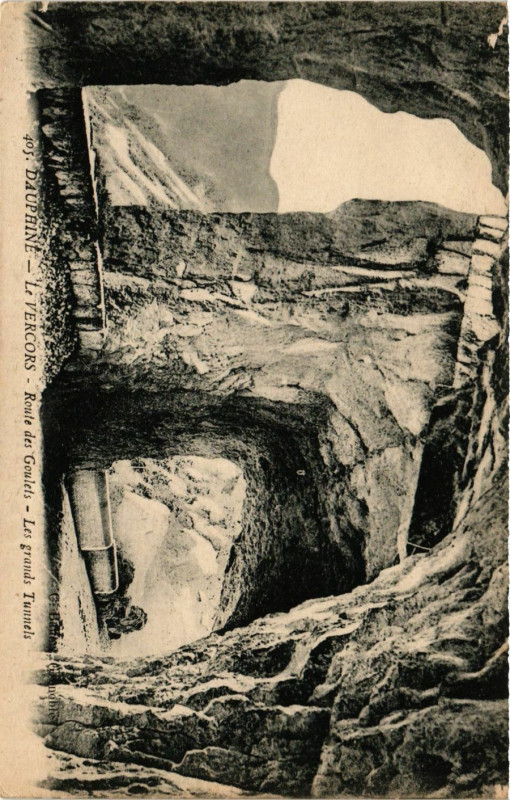 Carte postale ancienne Dauphiné - Le Vercors - Route des Goulets - Les grands Tunnels