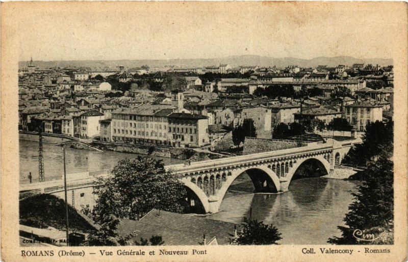 Carte postale ancienne Romans - Vue Générale et Nouveau Pont