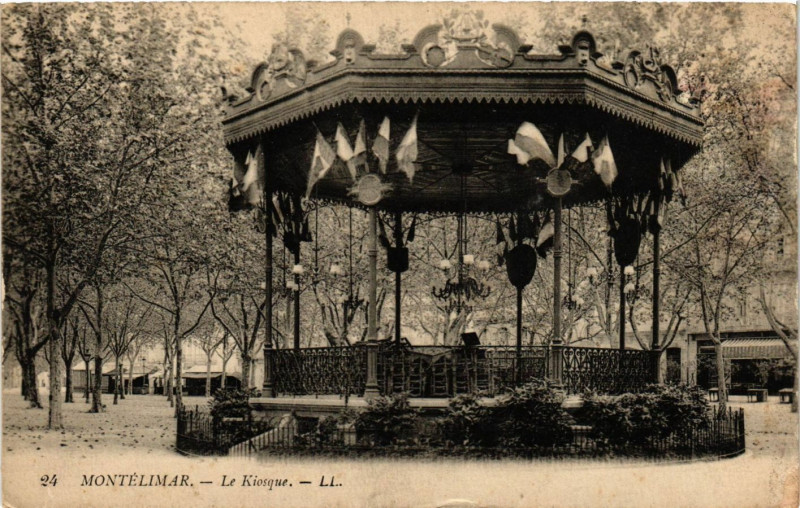 Carte postale ancienne Montelimar - Le Kiosque à Montélimar