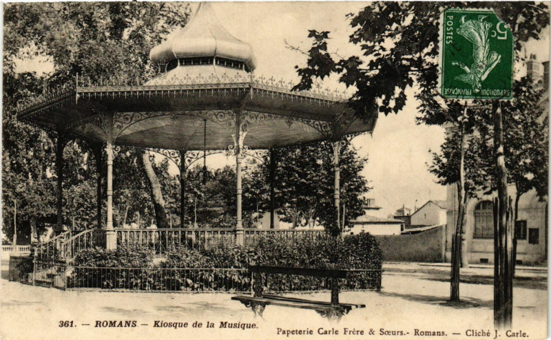 Carte postale ancienne Romans - Kiosque de la Musique