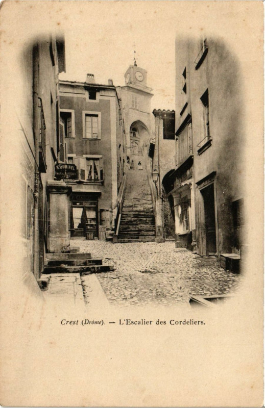 Carte postale ancienne Crest - L'Escalier des Cordeliers à Crest