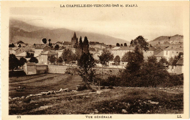 Carte postale ancienne La Chapelle-en-Vercors (945 m.d'Alt) - Vue générale à La Chapelle-en-Vercors