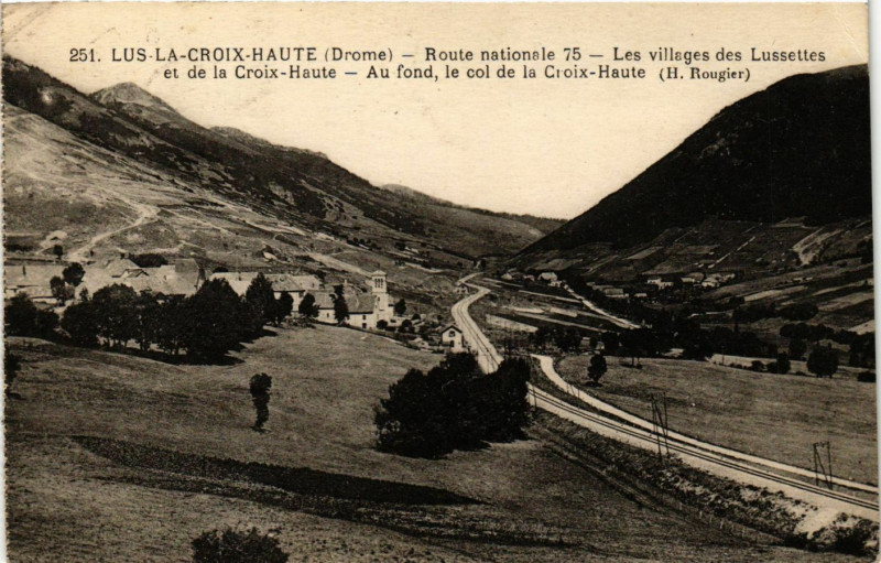 Carte postale ancienne Lus-la-Croix Haute - Route nationale 75 - Les villages des... à Lus-la-Croix-Haute