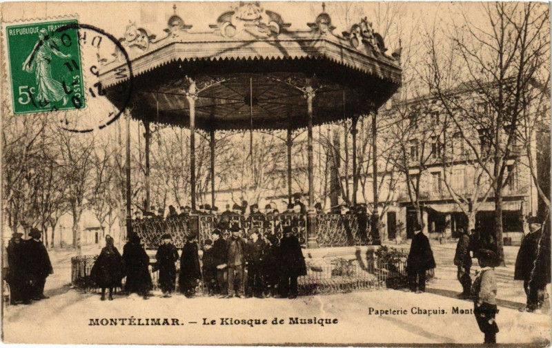 Carte postale ancienne Montelimar - Le Kiosque de Musique à Montélimar