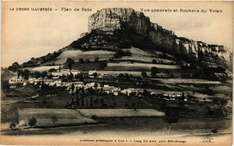 Carte postale ancienne Plan-de-Baix - Vue générale et Rochers du Velan à Plan-de-Baix