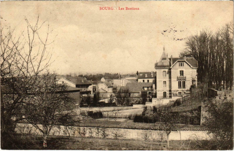 Carte postale ancienne Bourg - Les Bastions