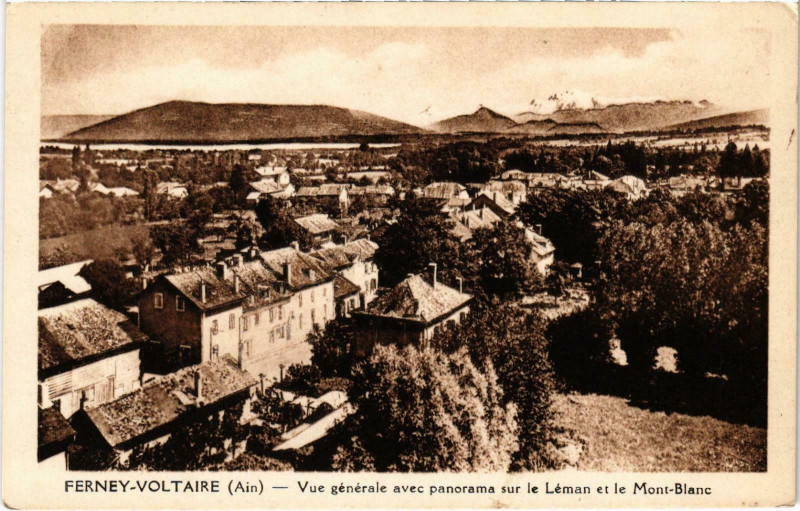 Carte postale ancienne Ferney Voltaire - Vue générale avec panorama à Ferney-Voltaire
