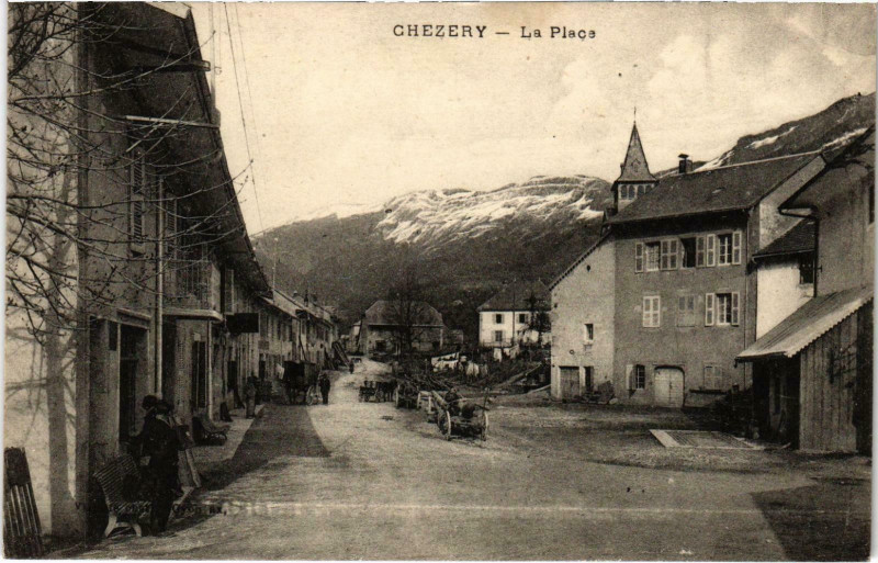 Carte postale ancienne Chezery - La Place