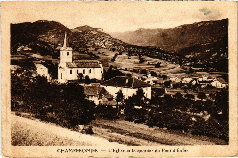 Carte postale ancienne Champfromier - L'Eglise à Champfromier