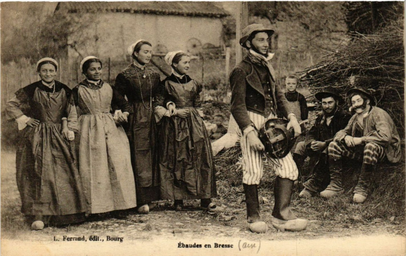 Carte postale ancienne Ebaduers en Bresse Folklore Types