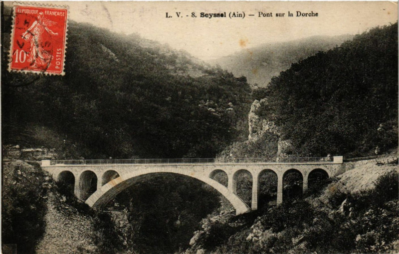 Carte postale ancienne Seyssel Pont sur la Dorche à Seyssel