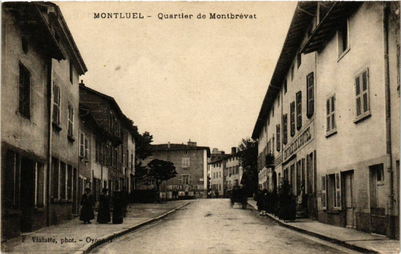 Carte postale ancienne Montluel Quartier de Montbrévat à Montluel