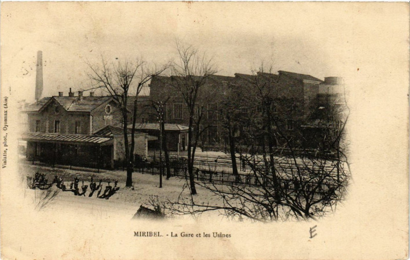 Carte postale ancienne Miribel La Gare et les Usines à Miribel