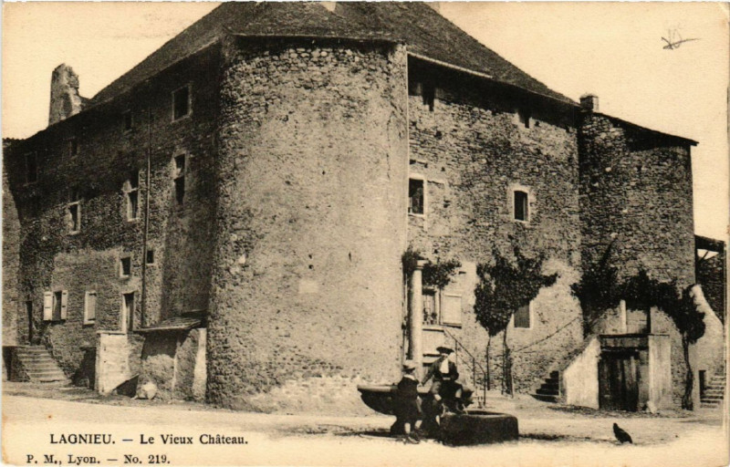 Carte postale ancienne Lagnieu Le Vieux Chateau à Lagnieu