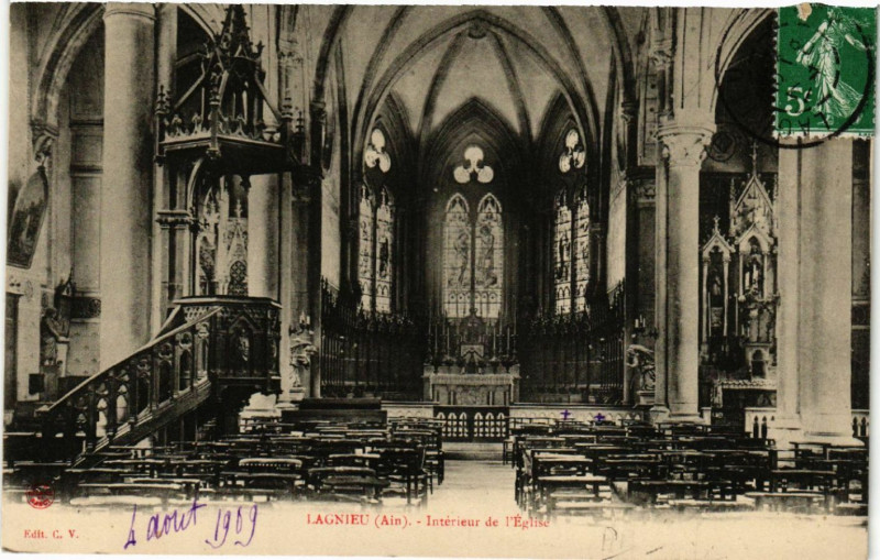 Carte postale ancienne Lagnieu Interieur de l' Eglise à Lagnieu