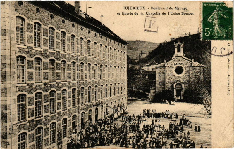 Carte postale ancienne Jujurieux Boulevard du Ménage et Entrée de la Chapelle à Jujurieux