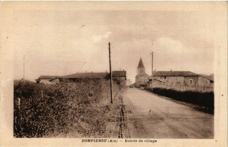 Carte postale ancienne Dompierre Entrée du Village