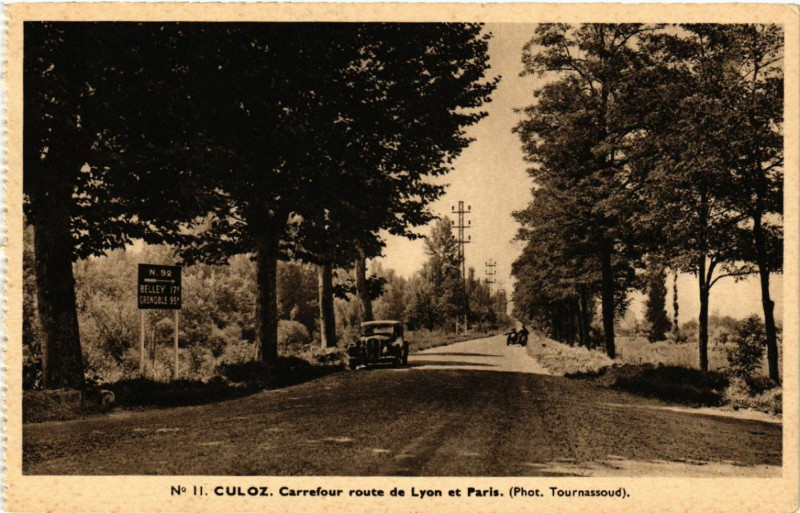Carte postale ancienne Culoz Carrefour route de Lyon et Paris à Culoz