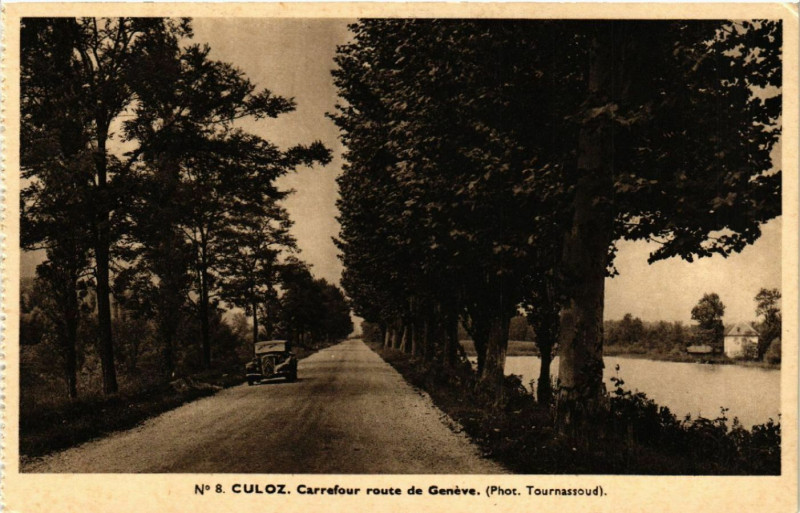 Carte postale ancienne Culoz Carrefour route de Geneve à Culoz