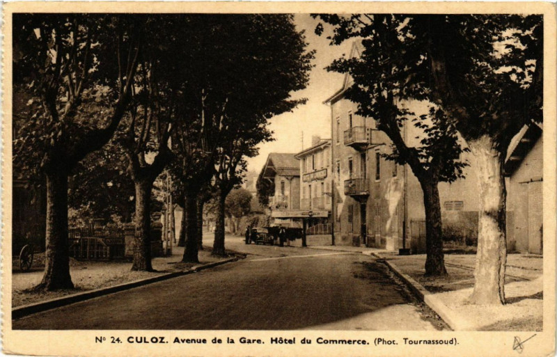Carte postale ancienne Culoz Avenue de la Gare Hotel du Commerce à Culoz
