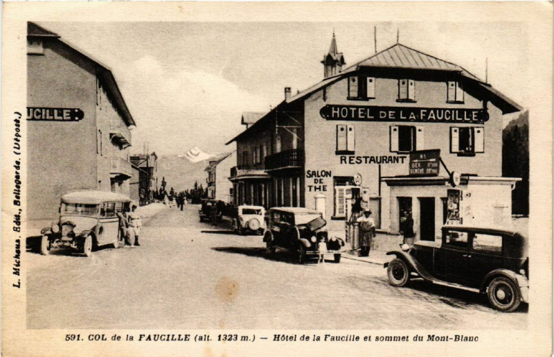 Carte postale ancienne Col de La Faucille Hotel de la Faucille et sommet du Mont-Blanc